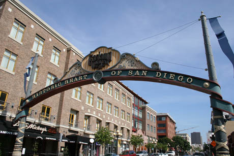 Picture of the Gaslamp65=-08765